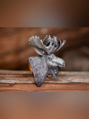 Vintage 1980 - Bergamot Brass
Works - BULL MOOSE HEAD - BELT BUCKLE -MADE IN USA
